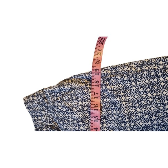 Athleta Bermuda Shorts Womens Blue White 6 Stretch Cuffed All Over Print  #44257 - Picture 11 of 16